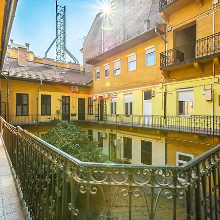 Elizabeth Boulevard Peace *