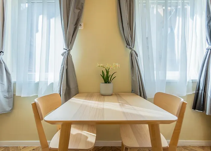 Elizabeth Boulevard Peace * Budapest