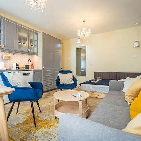 Elizabeth Boulevard Peace